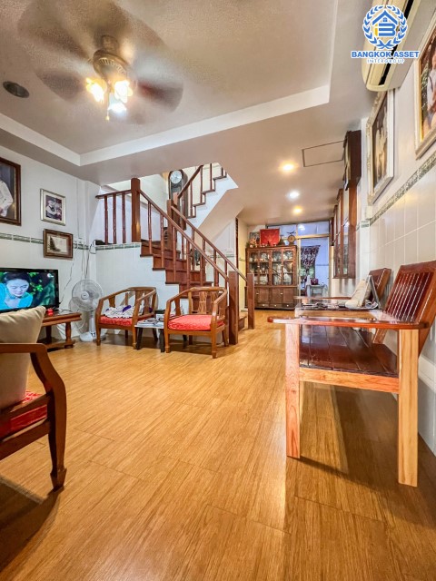 *****ทาวน์เฮ้าส์มือสองย่านนนทบุรี ม.ลภาวัล5 รัตนาธิเบศร์ เนื้อที่ 18 ตร.ว.  ฟังก์ชัน 2 ห้องนอน 2 ห้องน้ำ ที่จอดรถ 1 คัน บ้านสไตล์วินเทจ ภายในสวย ราคาสุดคุ้มค่า บนทำเลแห่งการเดินทาง ใกล้รถไฟฟ้าสายสีม่วง "สถานีบางรักน้อย-ท่าอิฐ"